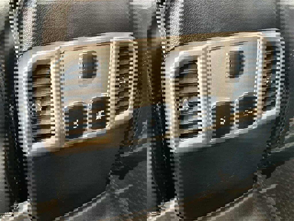 Used 2020 Ford F150 Lariat image 27