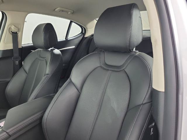 Used 2023 Genesis G70 2.0T RWD image 18