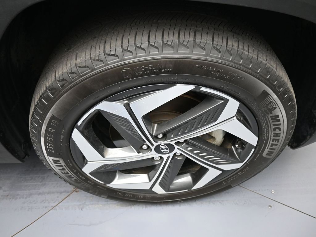 Certified 2023 Hyundai Tucson Limited AWD/4WD image 13