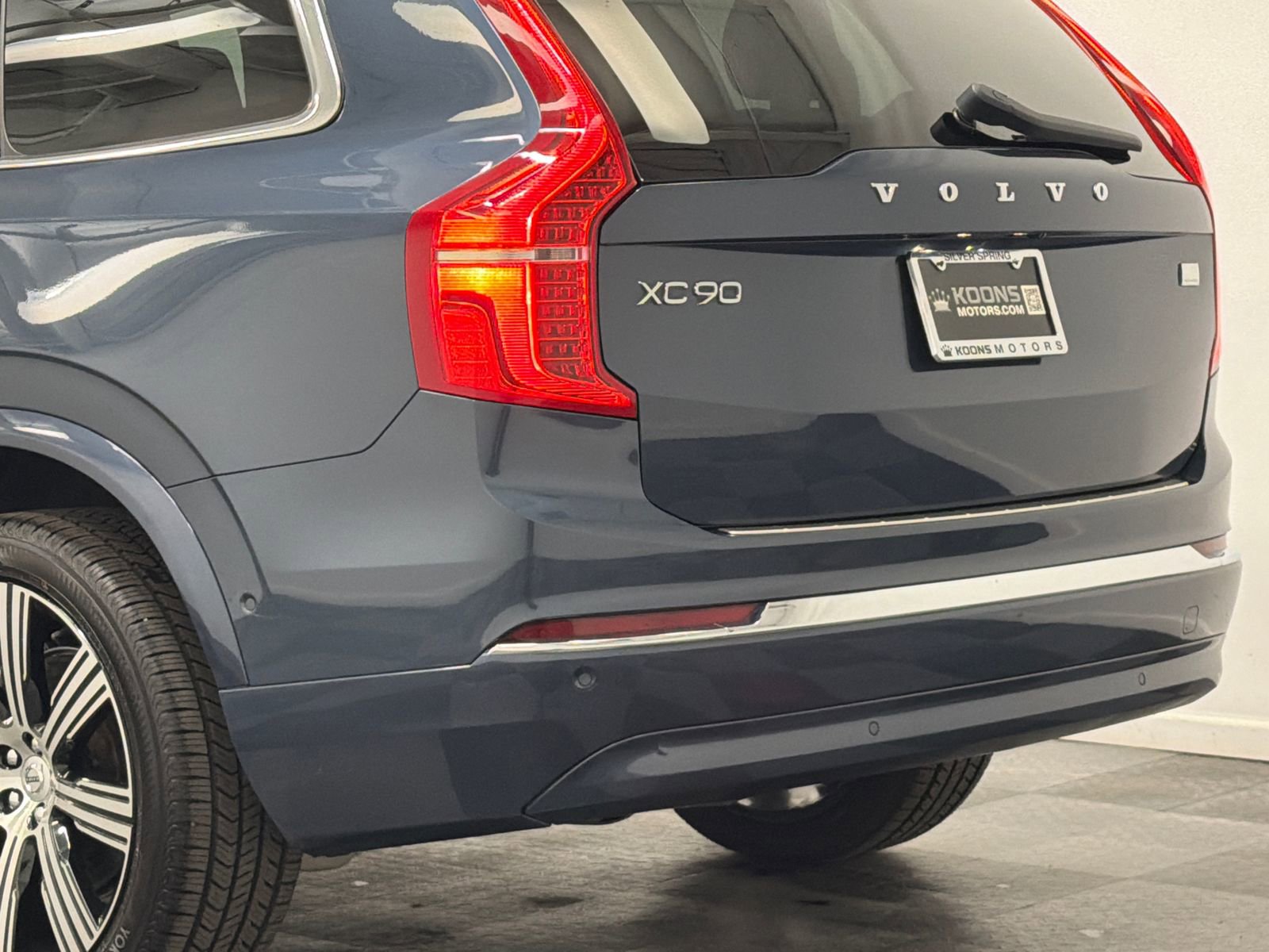 Used 2024 Volvo XC90 T8 Ultimate w/ Lounge Package image 7