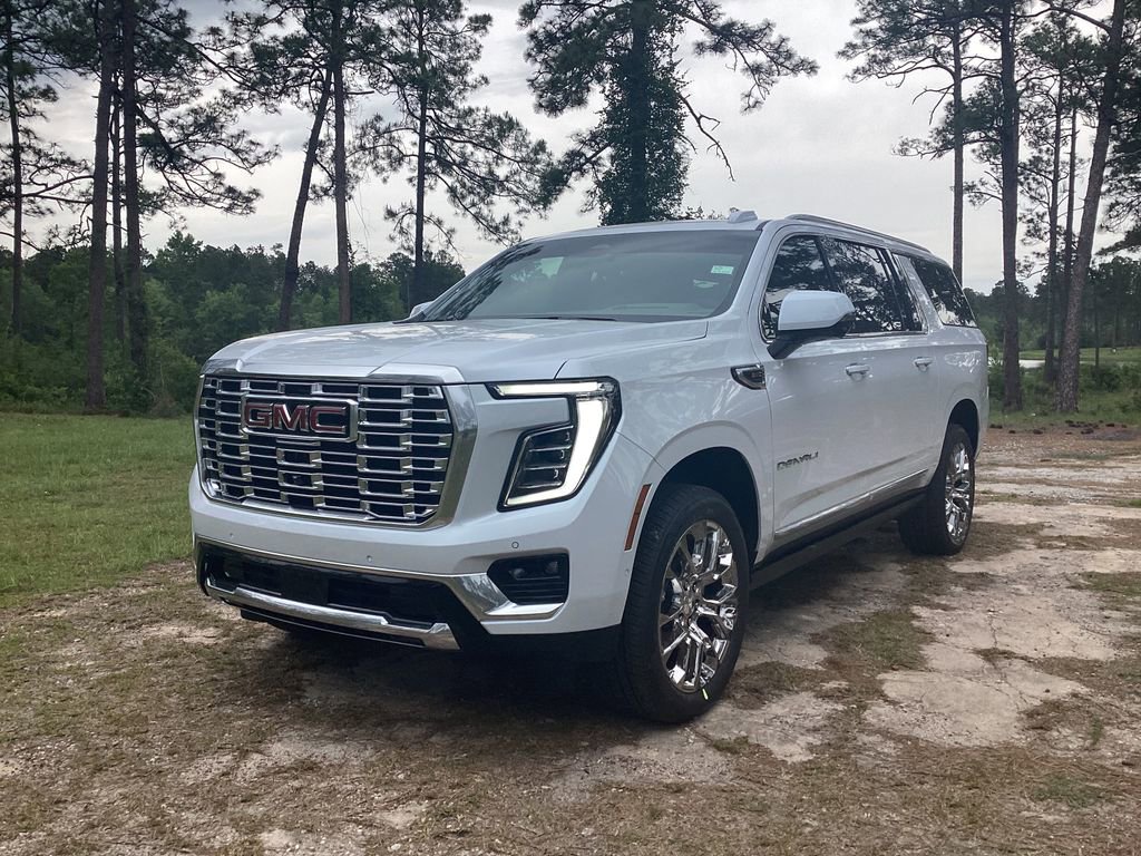 New 2026 GMC Yukon XL Denali w/ Denali Reserve Package RWD image 8