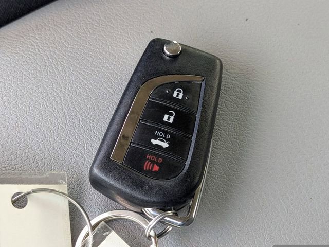 Used 2022 Toyota Camry LE image 27