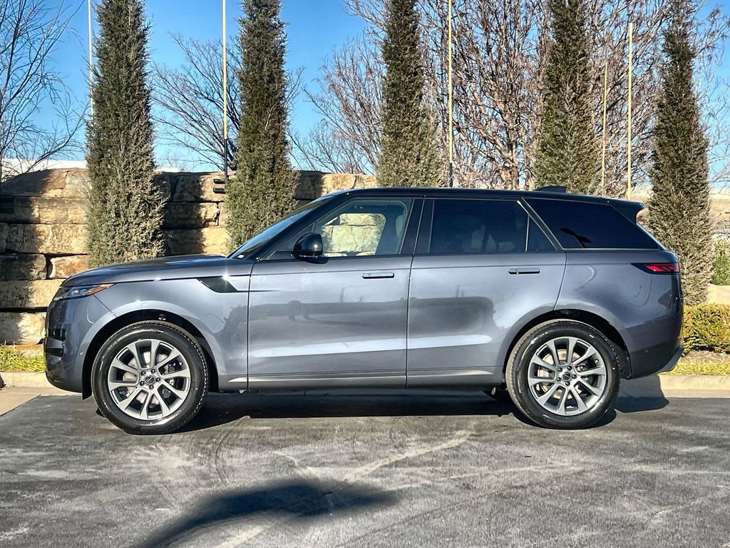 Used 2026 Land Rover Range Rover Sport SE AWD/4WD image 2