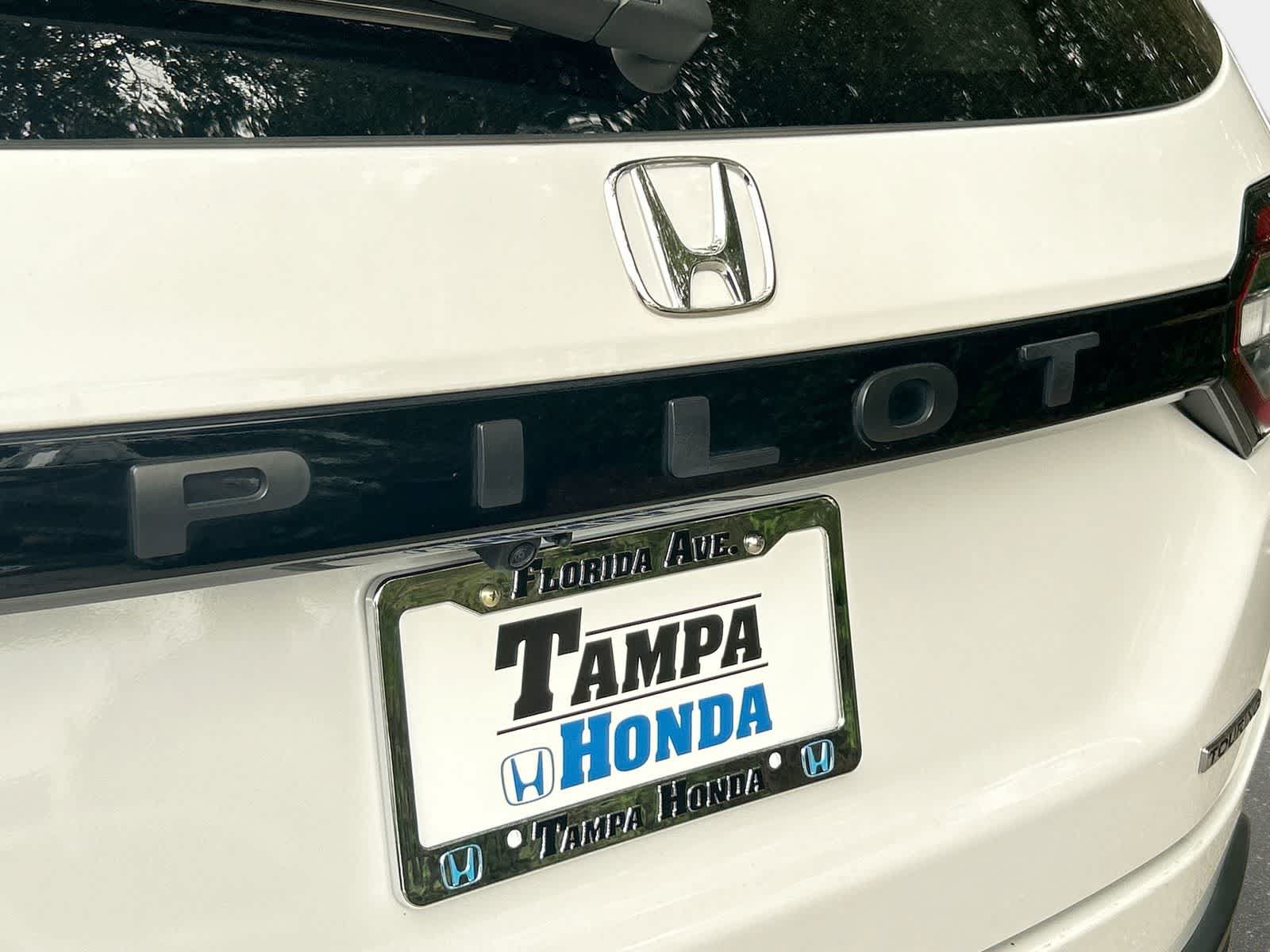Used 2023 Honda Pilot Touring image 8