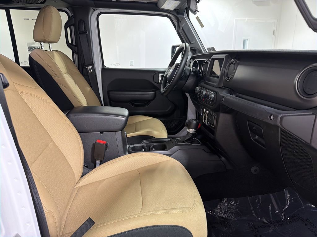 Used 2021 Jeep Gladiator Sport AWD/4WD image 23