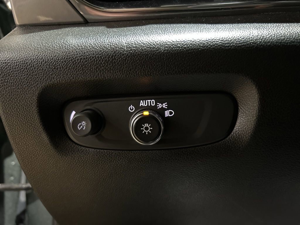 Used 2023 Chevrolet Traverse LT w/ LPO, Floor Liner Package image 19