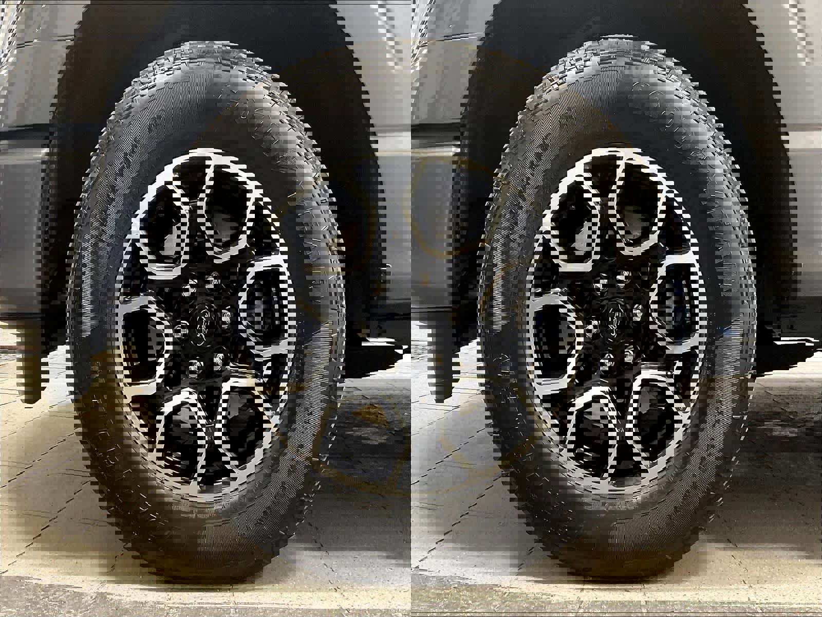 Used 2022 Ford F150 Lariat w/ Equipment Group 502A High image 7