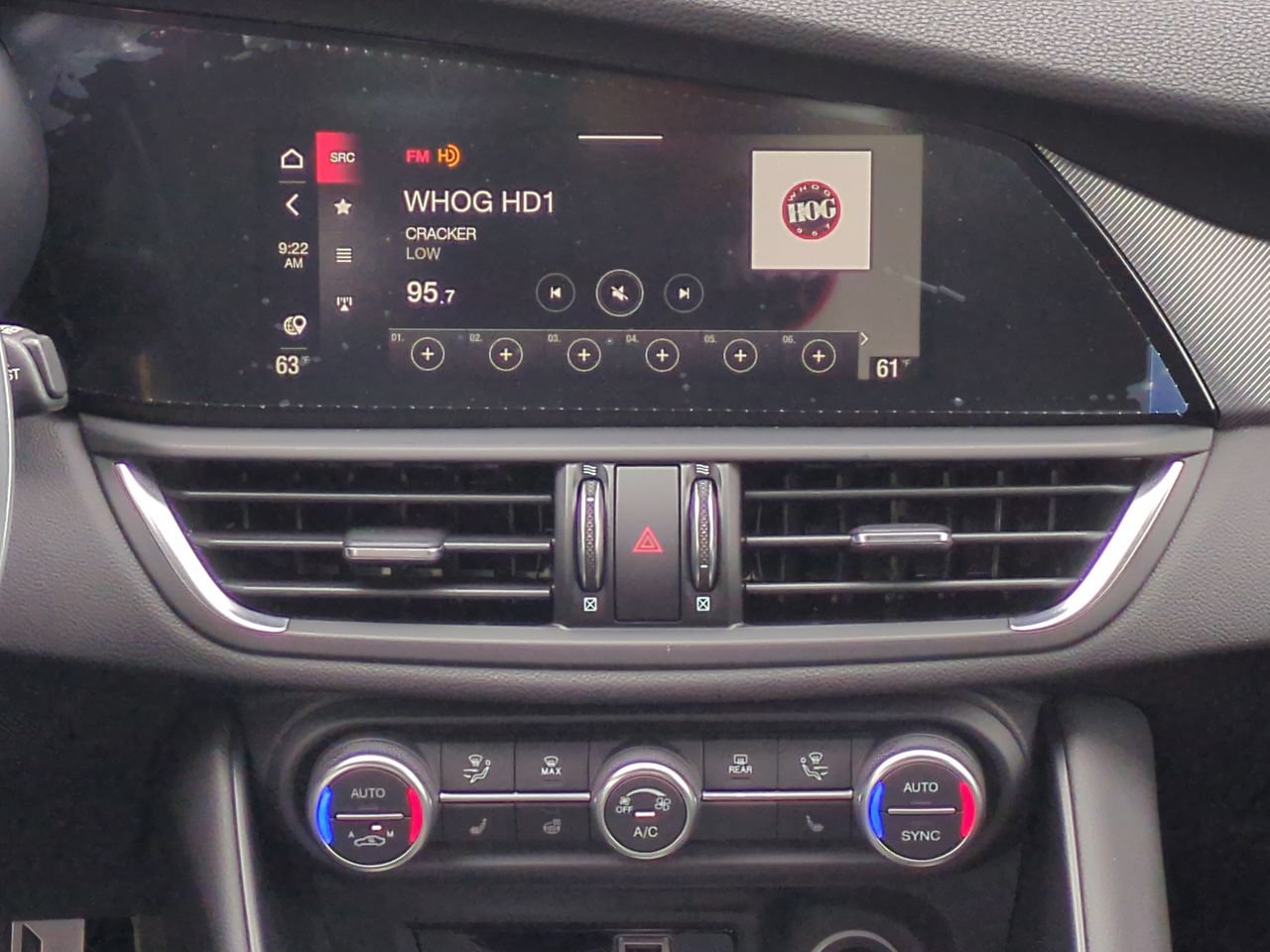 New 2025 Alfa Romeo Giulia w/ Driving Assist Package RWD image 16
