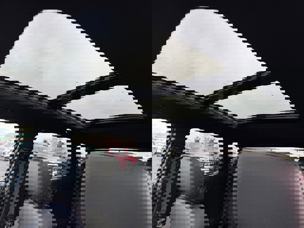 Certified 2023 Chevrolet Blazer RS w/ Driver Confidence II Package image 5