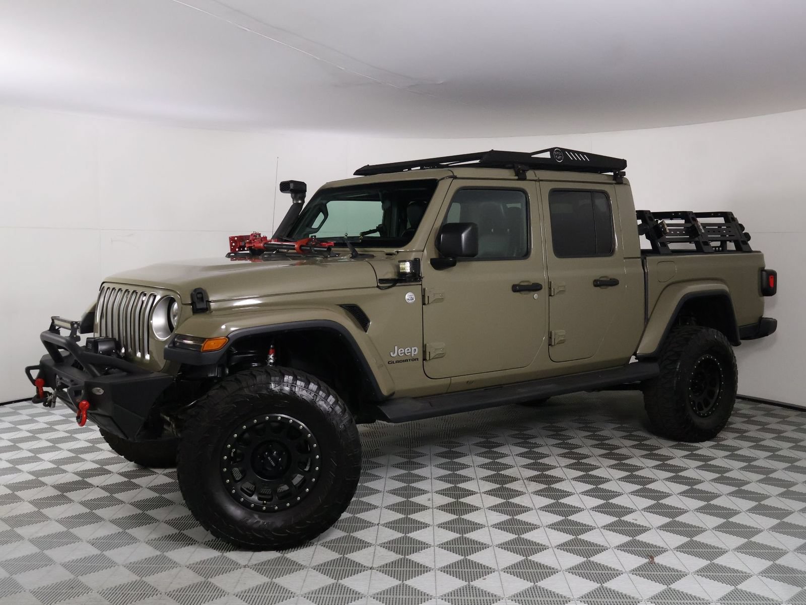 Used 2020 Jeep Gladiator Overland AWD/4WD image 3