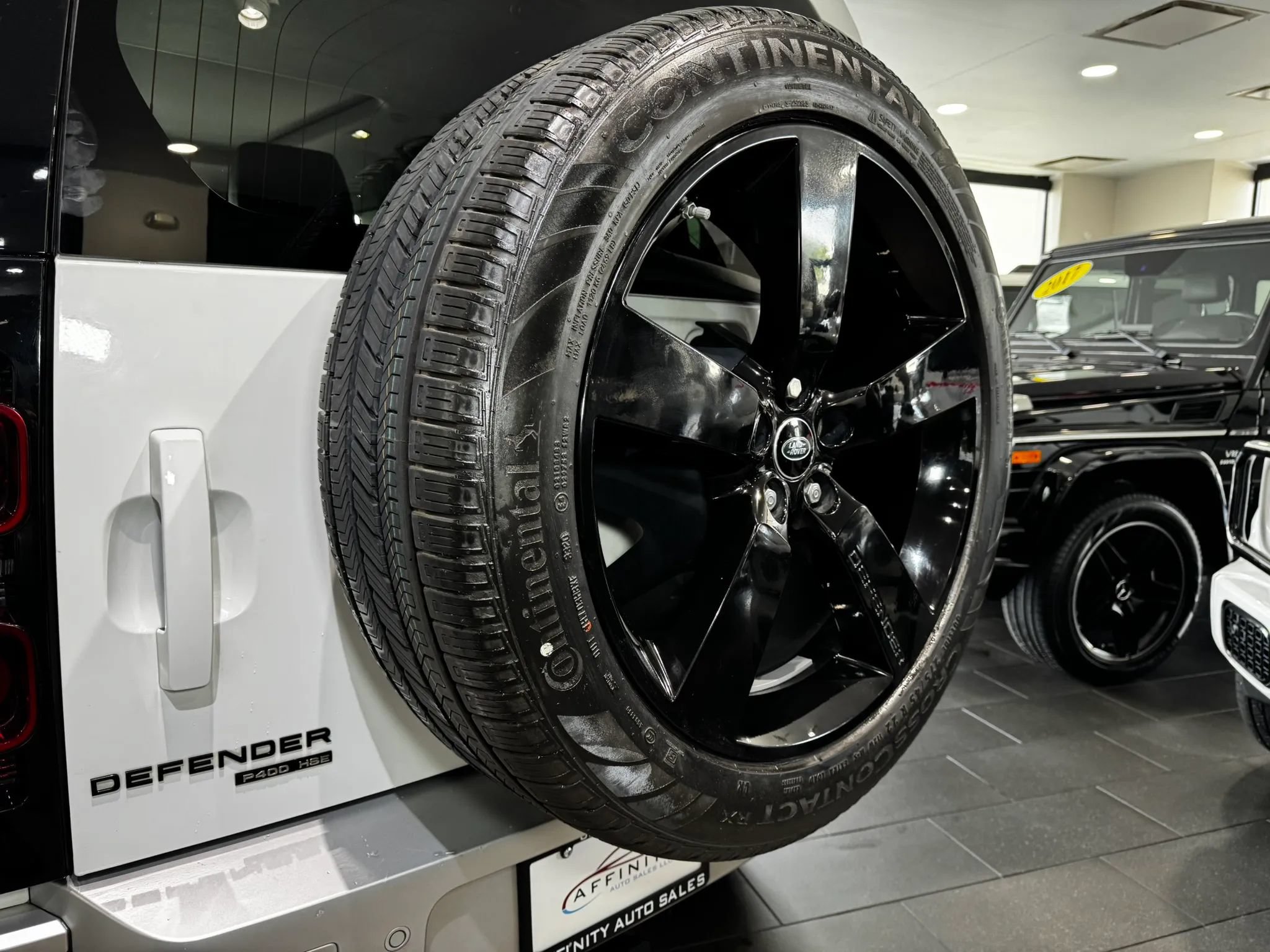 Used 2020 Land Rover Defender 110 HSE AWD/4WD image 53