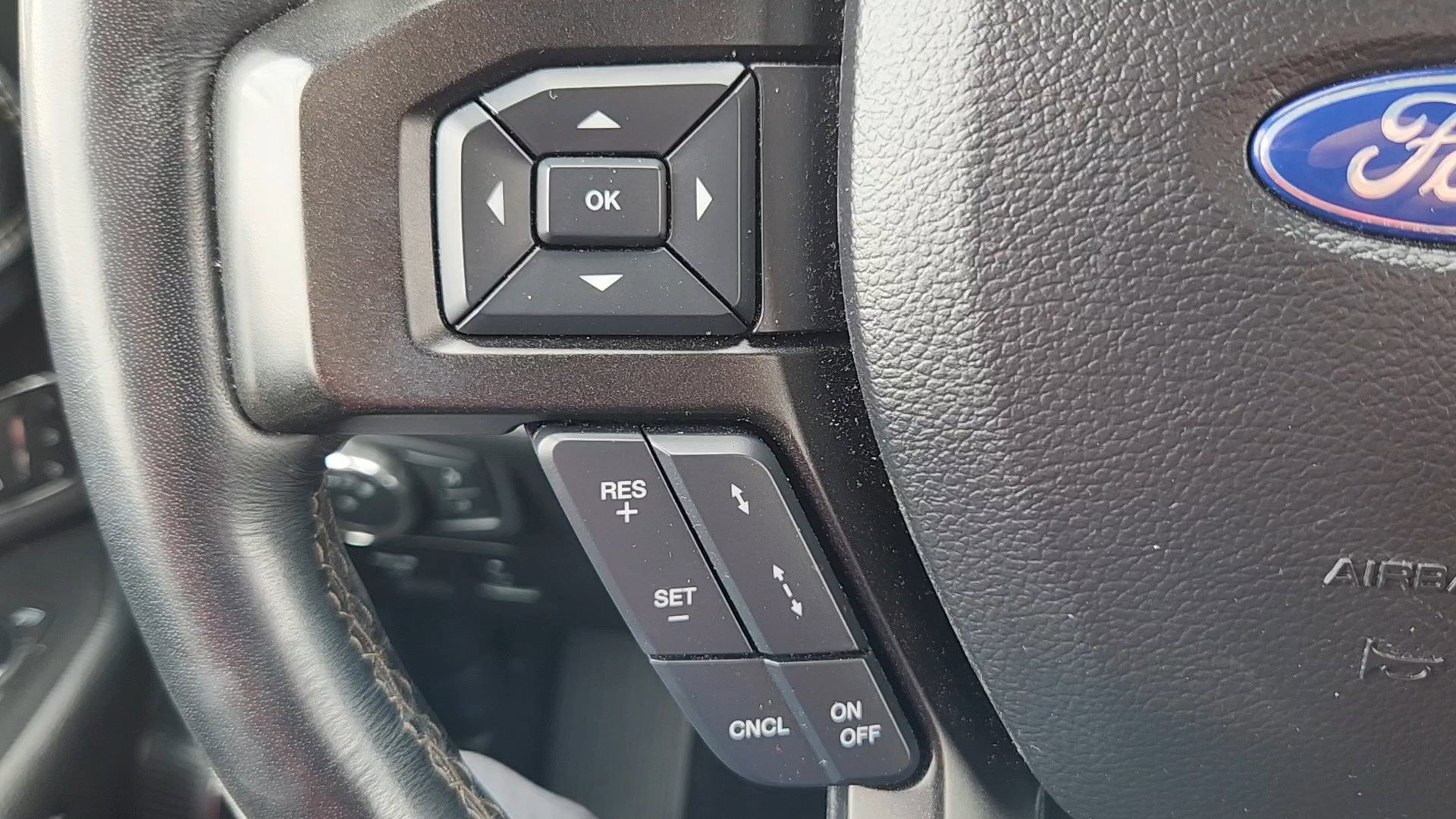 Used 2020 Ford Expedition Limited w/ Equipment Group 302A AWD/4WD image 12
