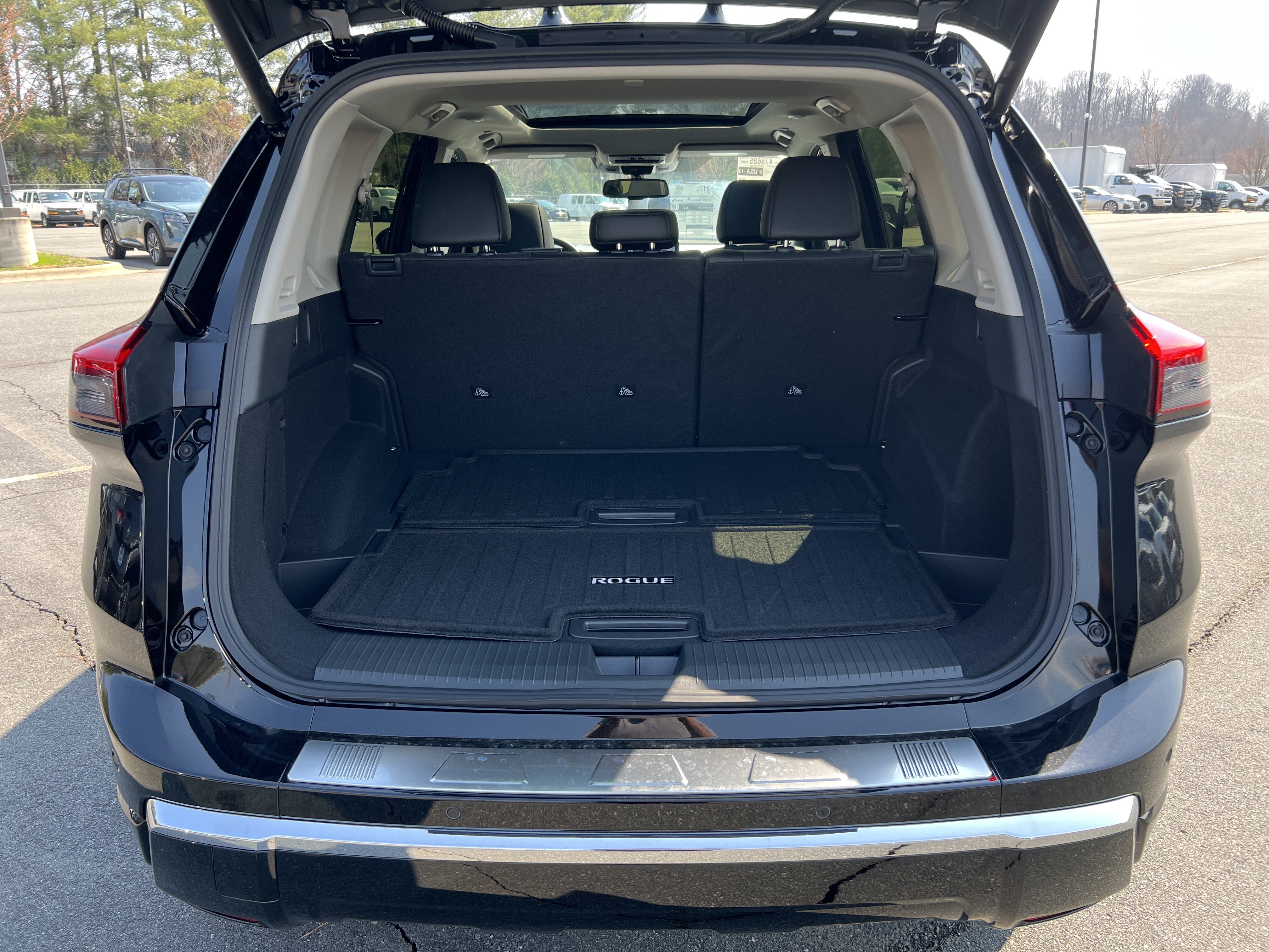 New 2026 Nissan Rogue Platinum w/ Tech Package AWD/4WD image 29