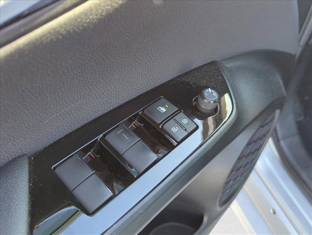 Certified 2021 Toyota Prius LE w/ Carpet Mat Package (TMS) image 11