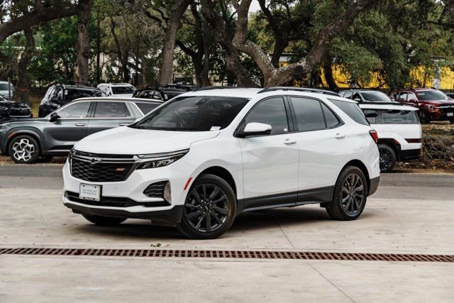 Used 2023 Chevrolet Equinox RS image 2