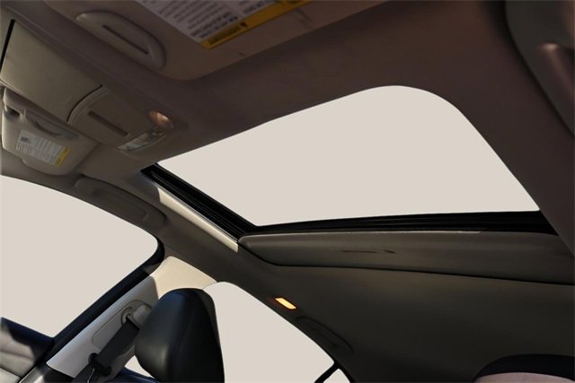 Used 2017 INFINITI Q50 2.0t w/ Moonroof Package image 10