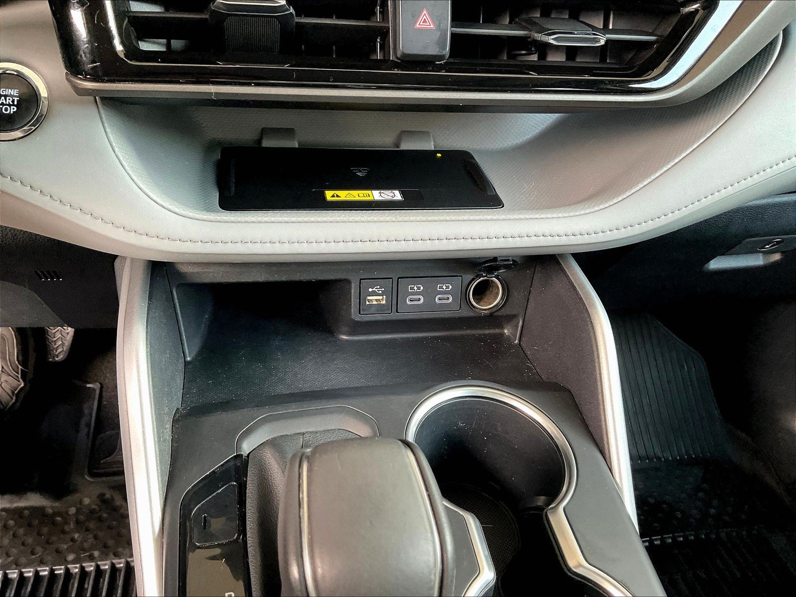 Used 2023 Toyota Highlander XLE AWD/4WD image 15