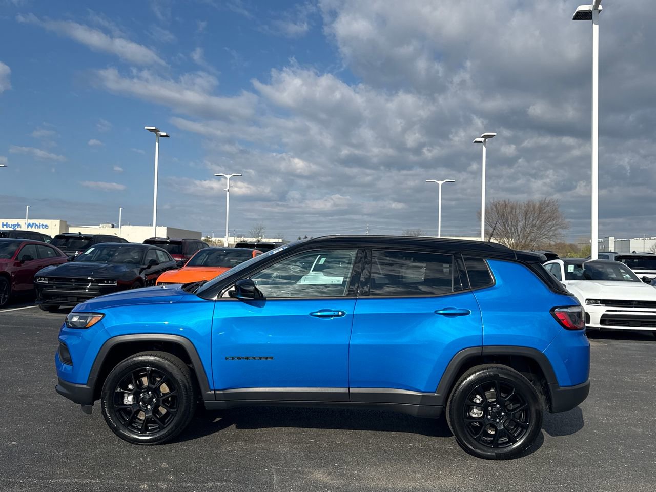 Used 2023 Jeep Compass Latitude w/ Sun and Sound Group AWD/4WD image 6