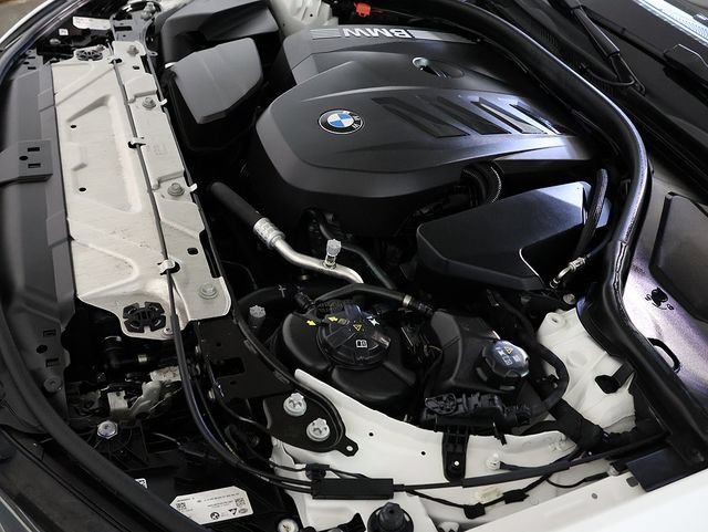 Used 2025 BMW 330i xDrive Sedan AWD/4WD image 38