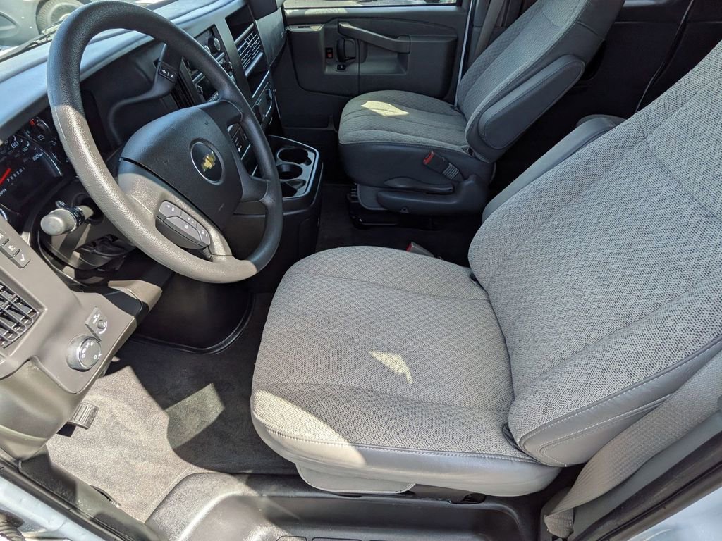 Used 2025 Chevrolet Express 3500 LT w/ LT Preferred Equipment Group image 11