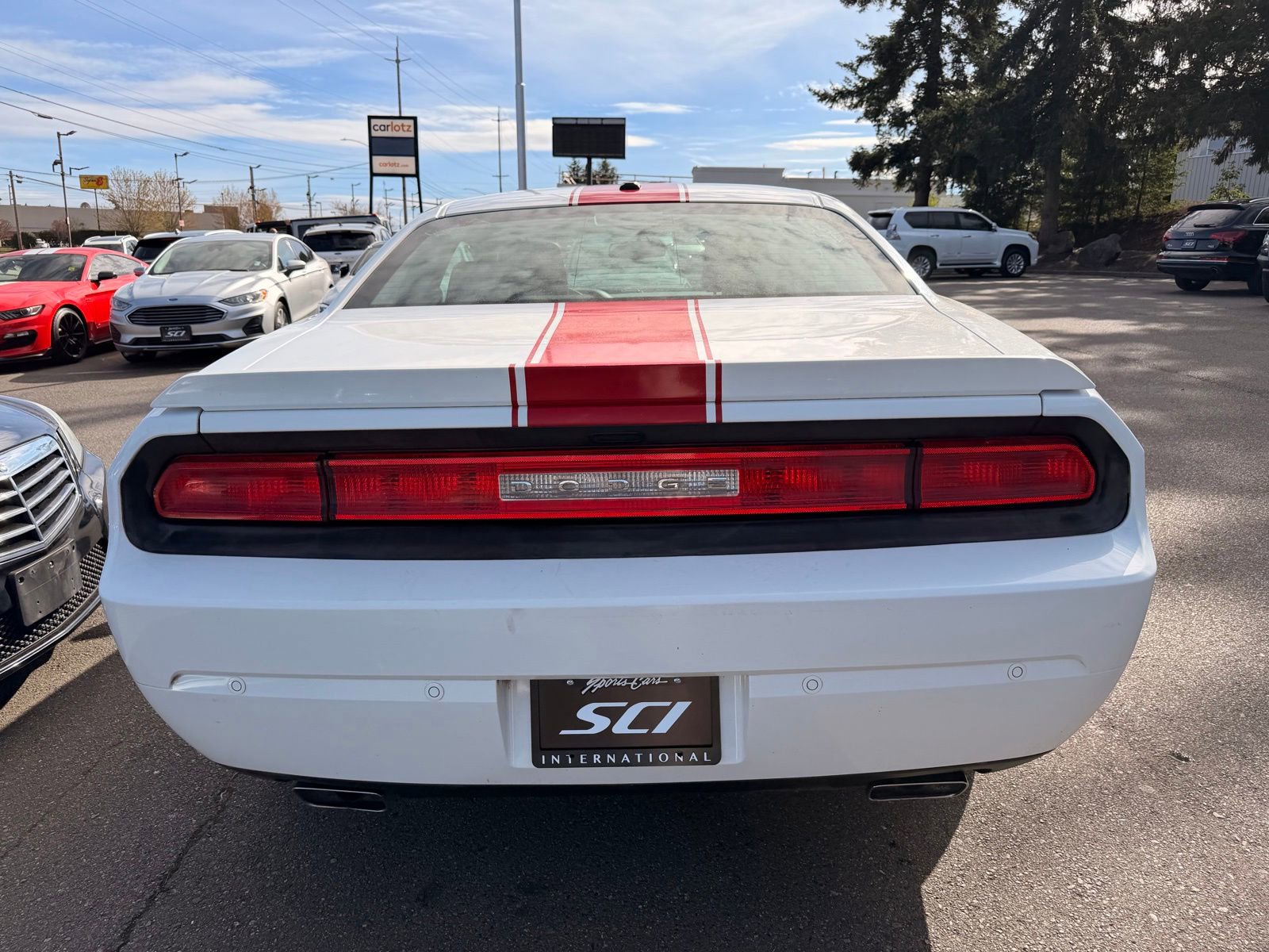 Used 2014 Dodge Challenger SXT RWD image 6