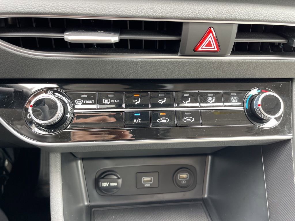 Used 2023 Hyundai Sonata SE w/ Preferred Accessory Package image 11