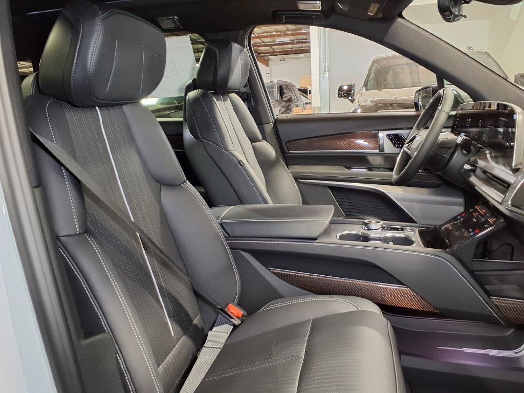 New 2027 Cadillac Vistiq Luxury AWD/4WD image 5