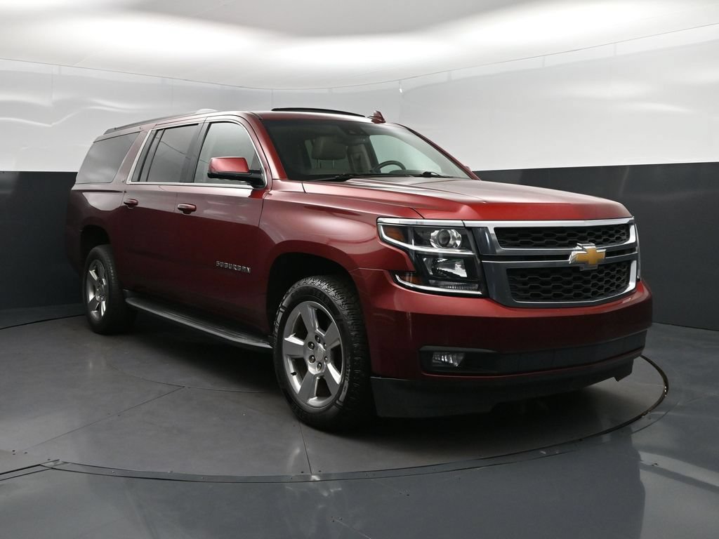 Used 2020 Chevrolet Suburban LT w/ Luxury Package RWD image 9