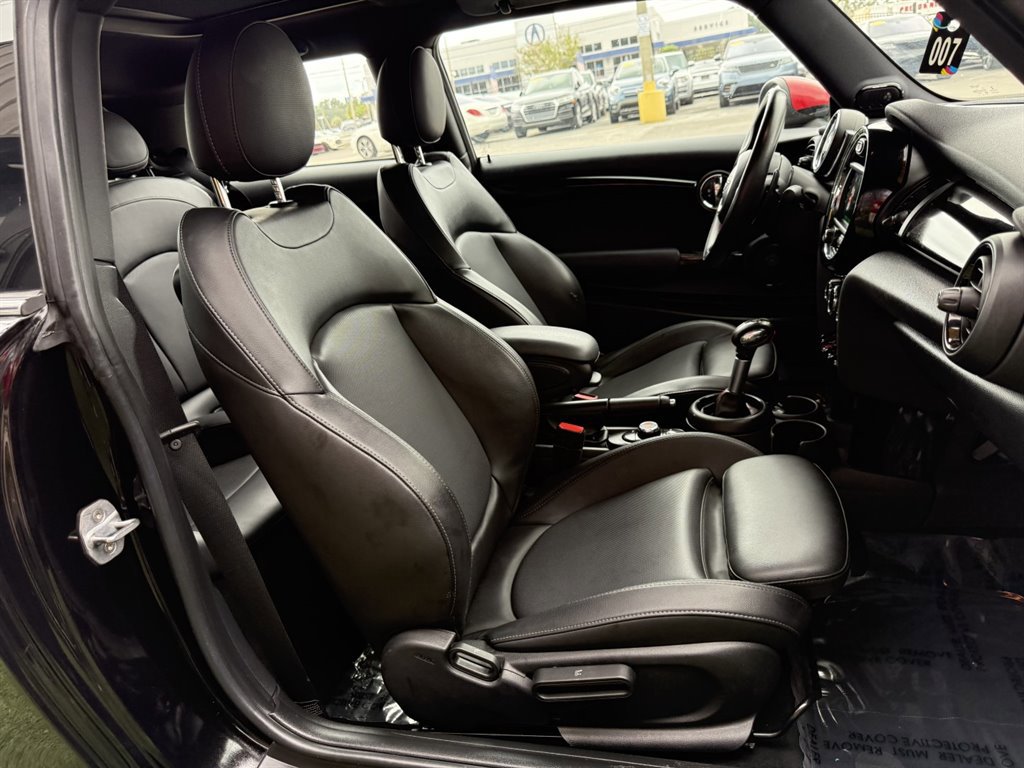 Used 2019 MINI Cooper S w/ Premium Package image 13