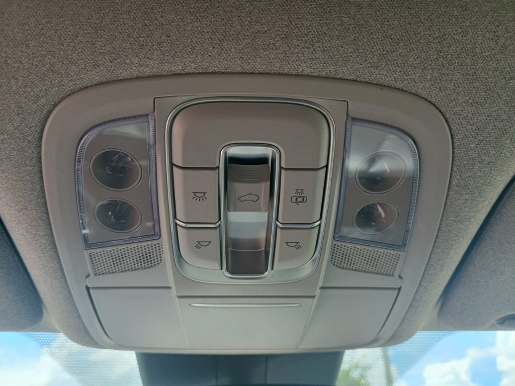 Used 2020 Hyundai Santa Fe Limited FWD image 34