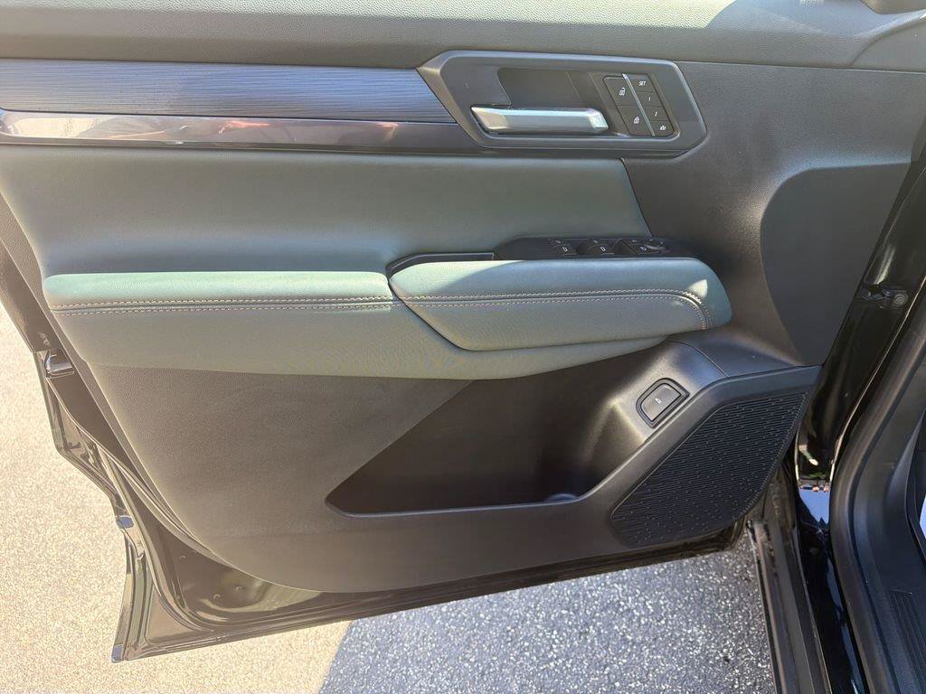 New 2026 GMC Terrain AT4 w/ Convenience Package III AWD/4WD image 11