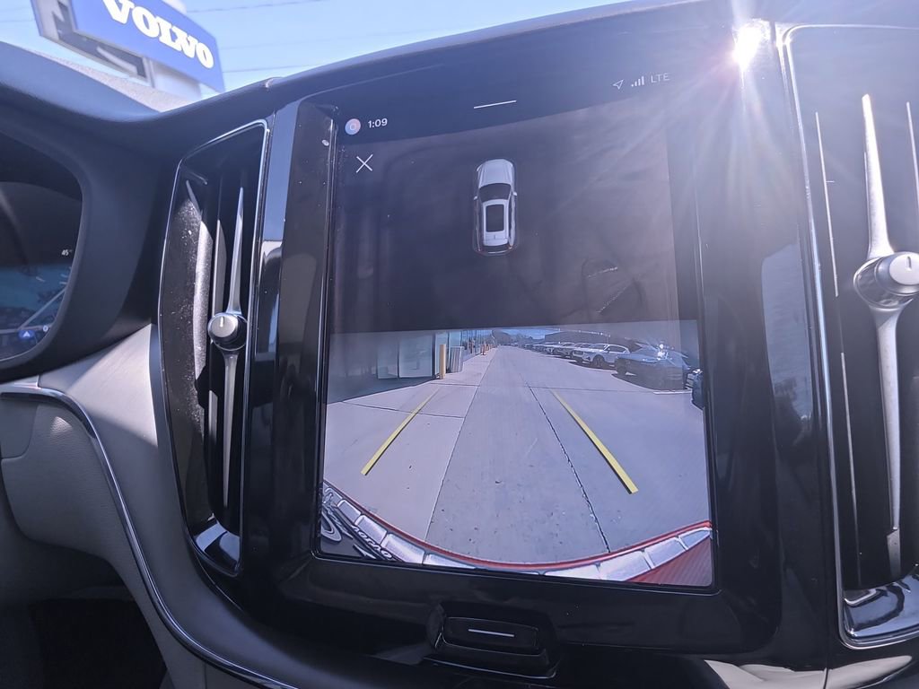 Used 2023 Volvo XC60 B5 Core w/ Climate Package image 25