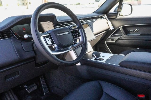 New 2025 Land Rover Range Rover SE image 20