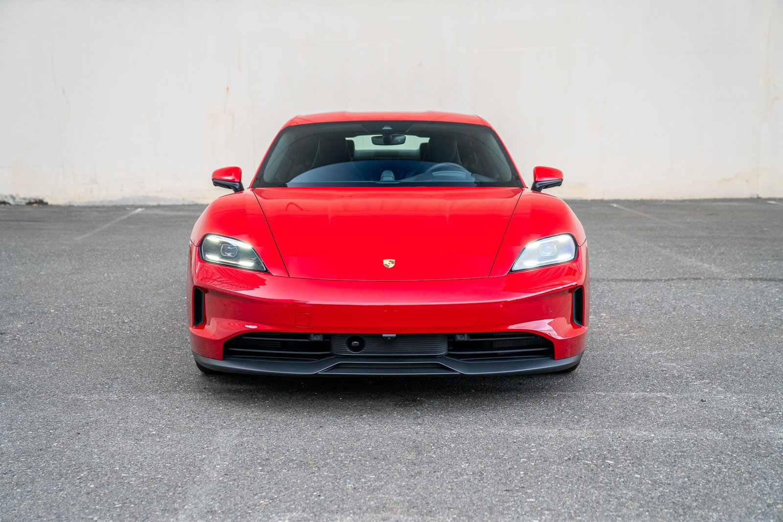 Used 2025 Porsche Taycan image 6