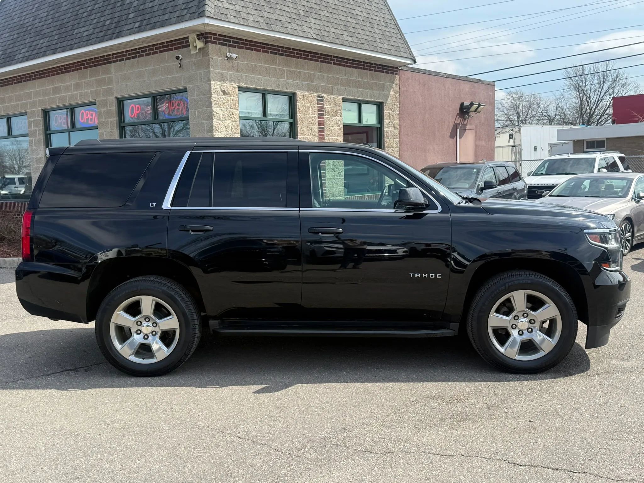 Used 2018 Chevrolet Tahoe LT AWD/4WD image 4