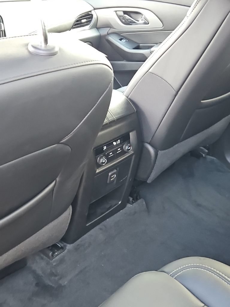 Used 2023 Chevrolet Traverse LT FWD image 21