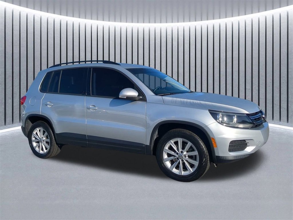 Used 2017 Volkswagen Tiguan Limited w/ Premium Package image 3