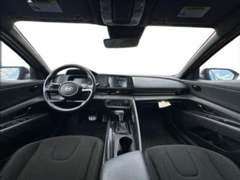 New 2025 Hyundai Elantra Sport image 21