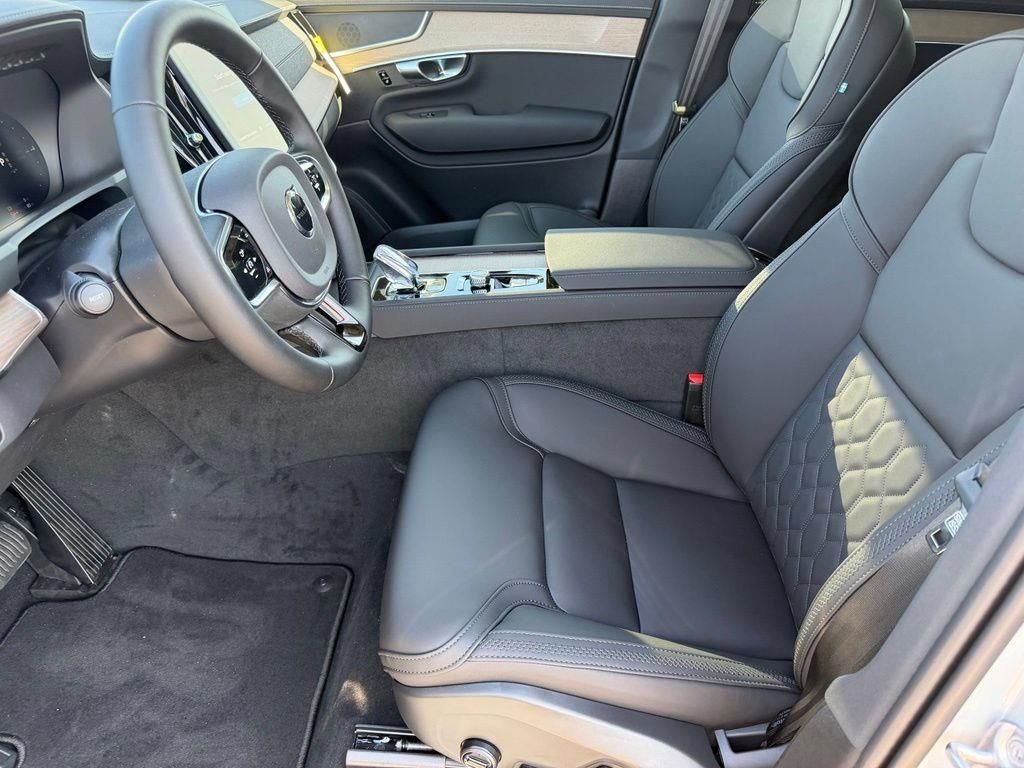 New 2026 Volvo XC90 T8 Plus w/ Protection Package AWD/4WD image 15