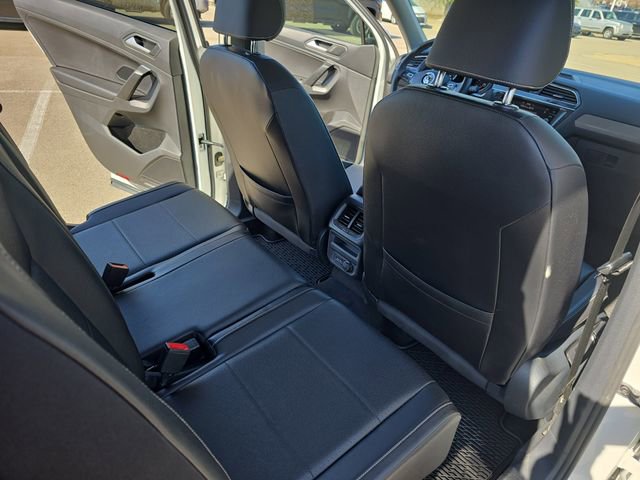Used 2021 Volkswagen Tiguan SE image 11