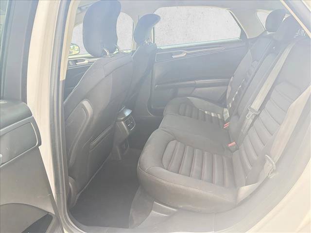 Used 2015 Ford Fusion SE w/ Equipment Group 201A FWD image 13