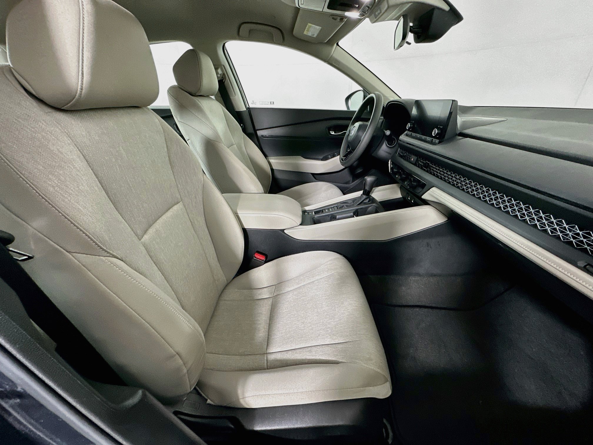 Used 2025 Honda Accord LX image 28