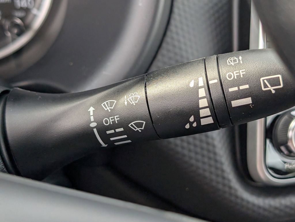 New 2025 Nissan Kicks Play S FWD image 23