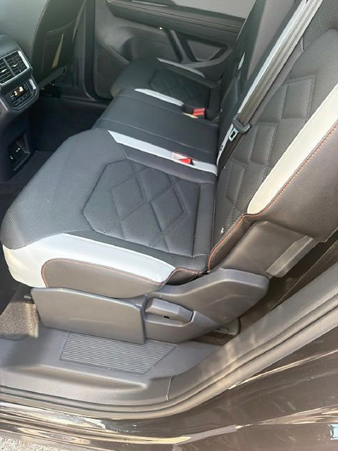 Used 2025 Volkswagen Atlas Peak Edition SE AWD/4WD image 12