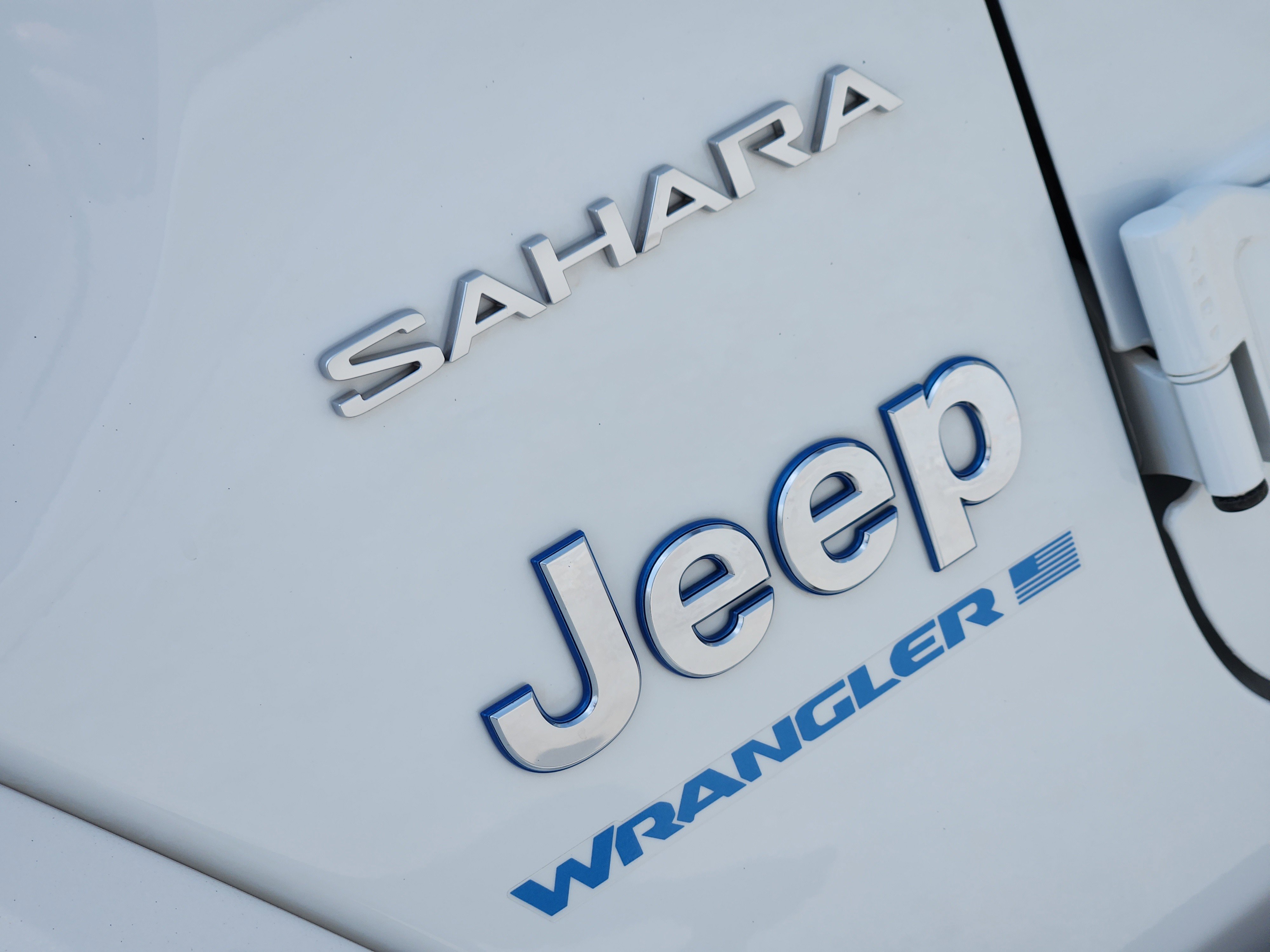 Used 2023 Jeep Wrangler Unlimited Sahara w/ Cold Weather Group AWD/4WD image 12