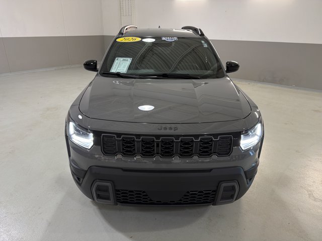 Used 2026 Jeep Cherokee Laredo AWD/4WD image 3