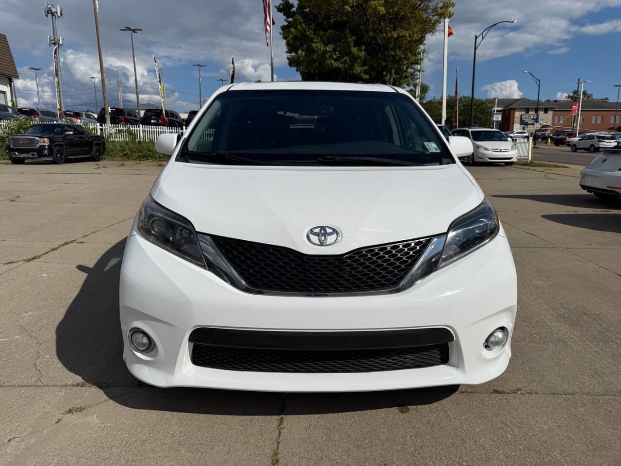 Used 2017 Toyota Sienna SE Premium image 15