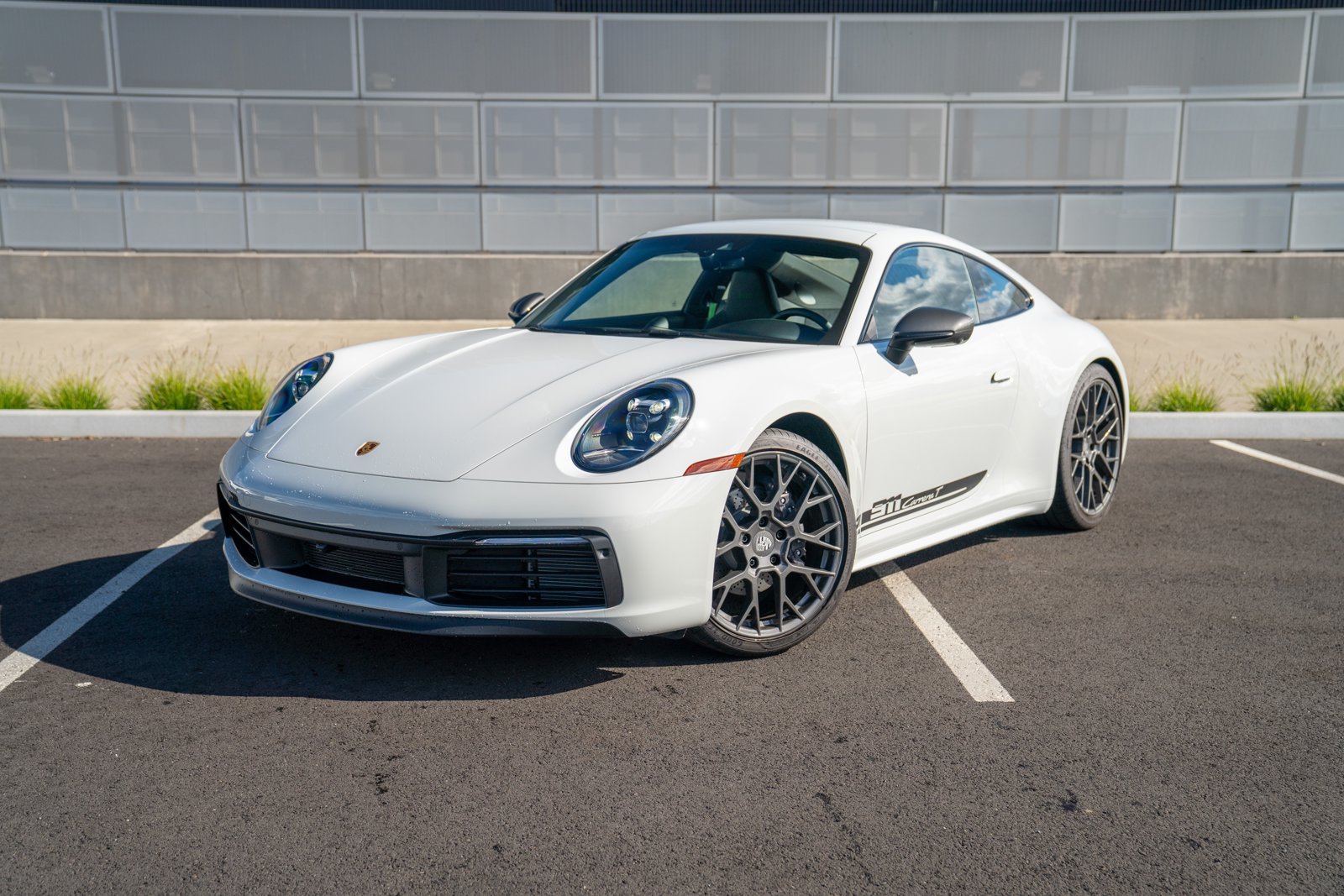 Used 2024 Porsche 911 Carrera T RWD video 1