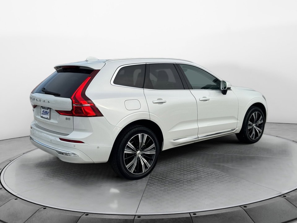 Used 2023 Volvo XC60 B5 Plus w/ Protection Package Premier image 7
