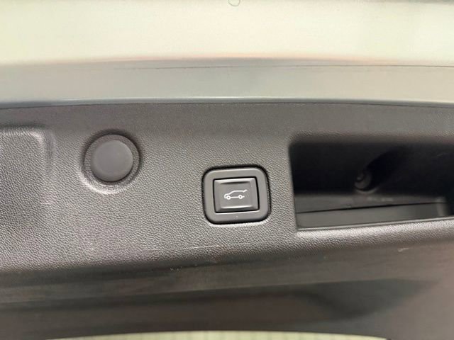 Used 2022 Chevrolet Equinox RS w/ RS Leather Package AWD/4WD image 22